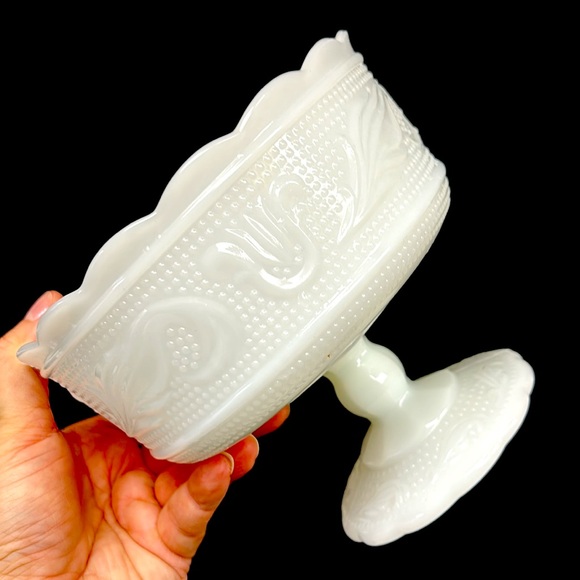 Vintage EO Brody milk glass pedestal Trifle/ dessert compote USA - Picture 2 of 7